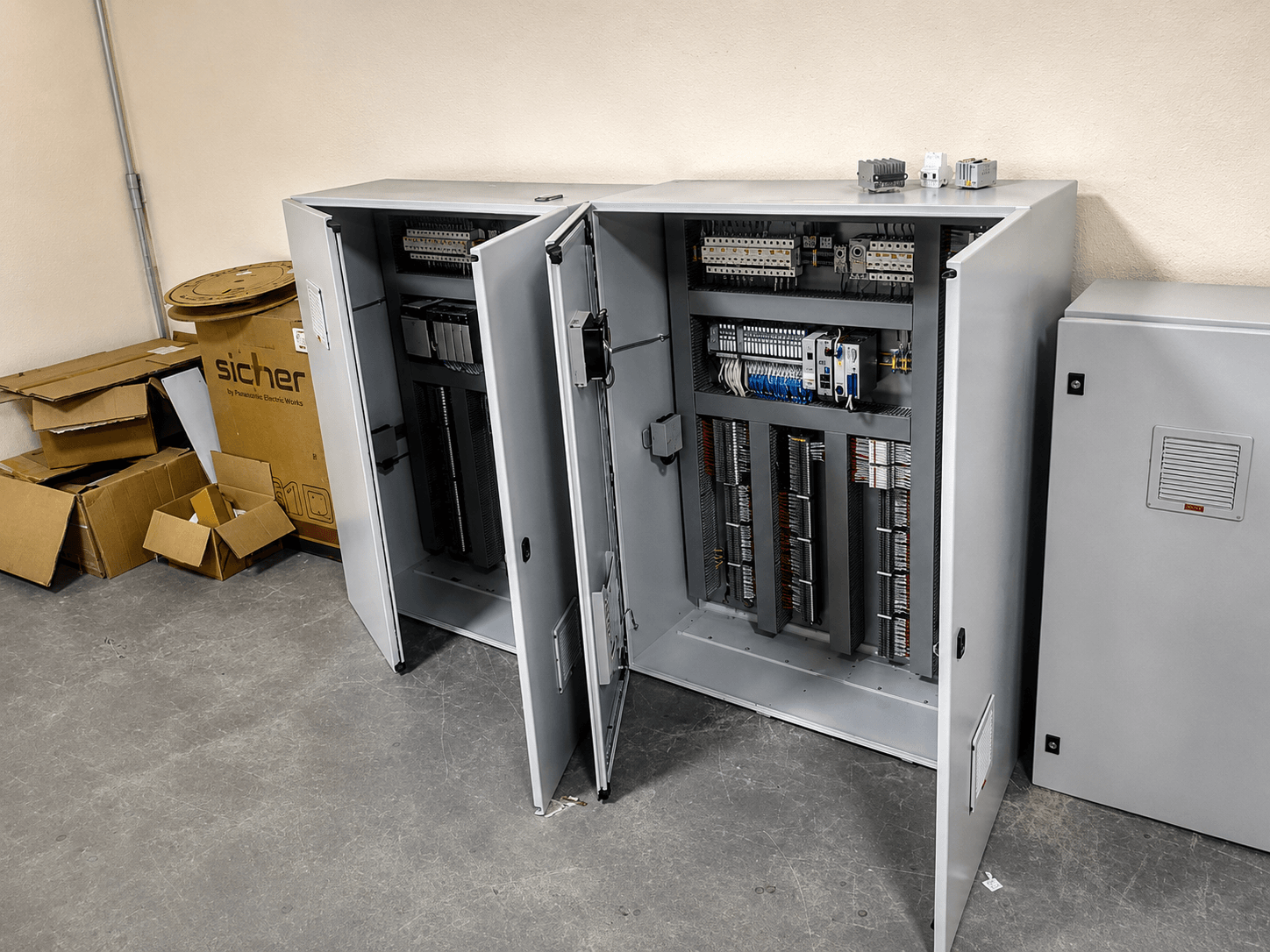 Small Panel Accessories SUEZ AMAALA